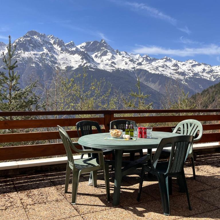 Mountain ski apartment with superb views - Appartement avec Vue sur la Montagne - 1