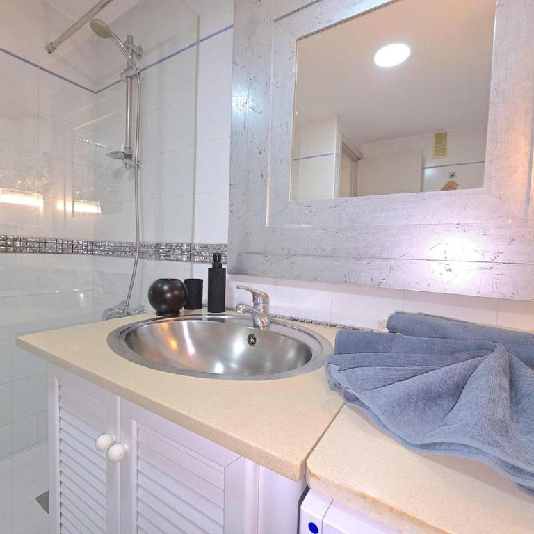 Sensu at Carihuela Park Palace Luxury Luxury one bedroom apartment with pool and private parking by NAMASTE ELITE - Apartamento de 1 dormitorio - 3