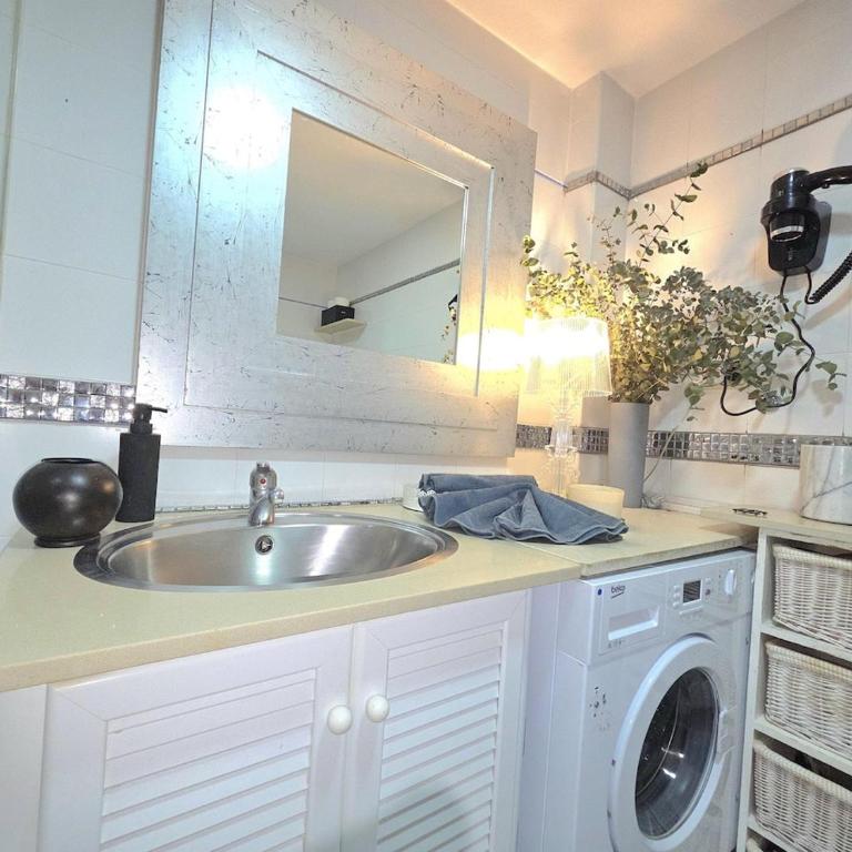 Sensu at Carihuela Park Palace Luxury Luxury one bedroom apartment with pool and private parking by NAMASTE ELITE - Apartamento de 1 dormitorio - 18