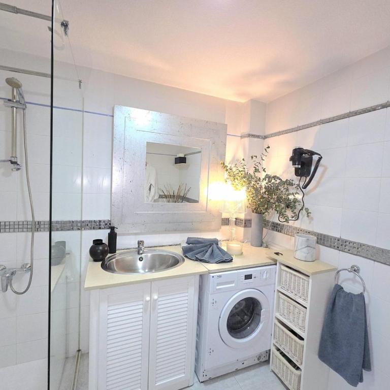 Sensu at Carihuela Park Palace Luxury Luxury one bedroom apartment with pool and private parking by NAMASTE ELITE - Apartamento de 1 dormitorio - 24