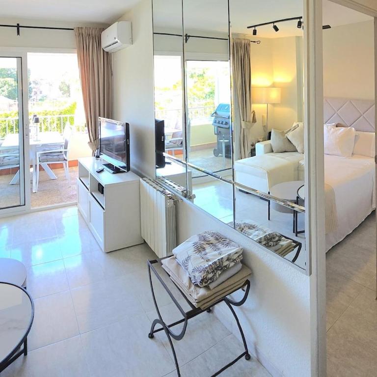 Sensu at Carihuela Park Palace Luxury Luxury one bedroom apartment with pool and private parking by NAMASTE ELITE - Apartamento de 1 dormitorio - 27