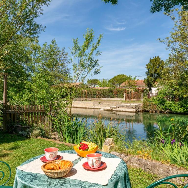 Le Petit Pont - One-Bedroom Apartment with Garden View - 19