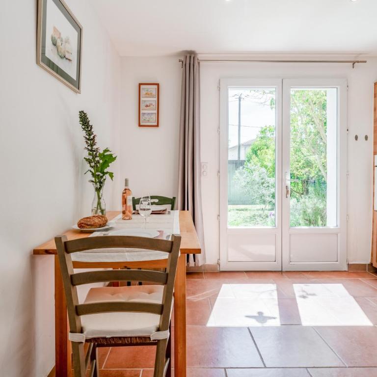 Le Petit Pont - One-Bedroom Apartment with Garden View - 5