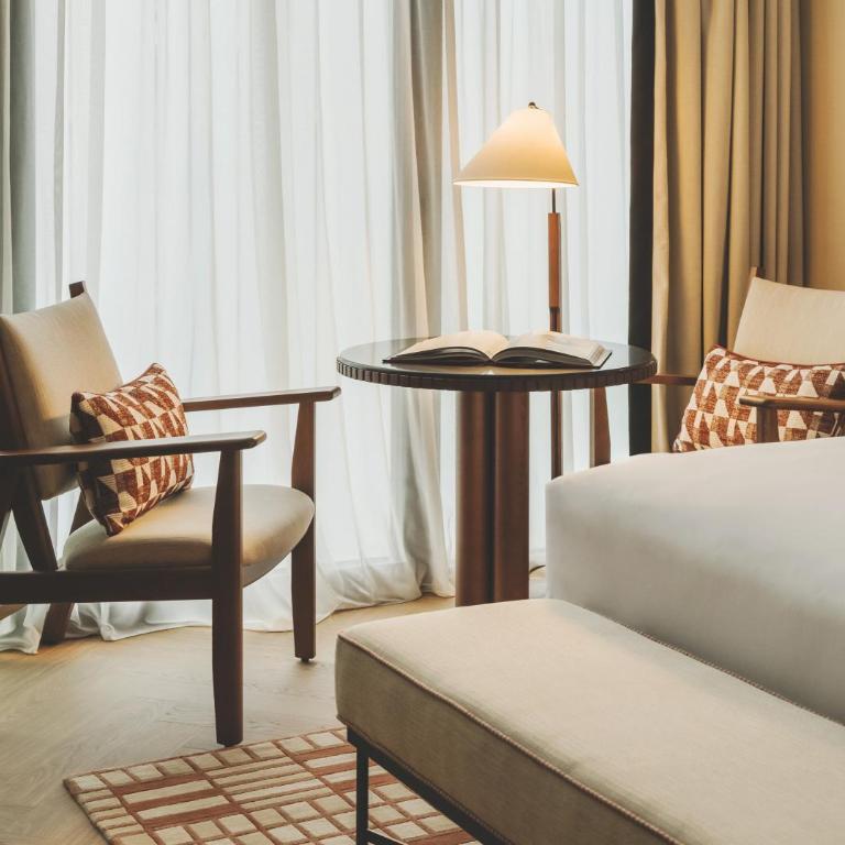 Hotel Condes de Barcelona - Deluxe Queen Room - 5