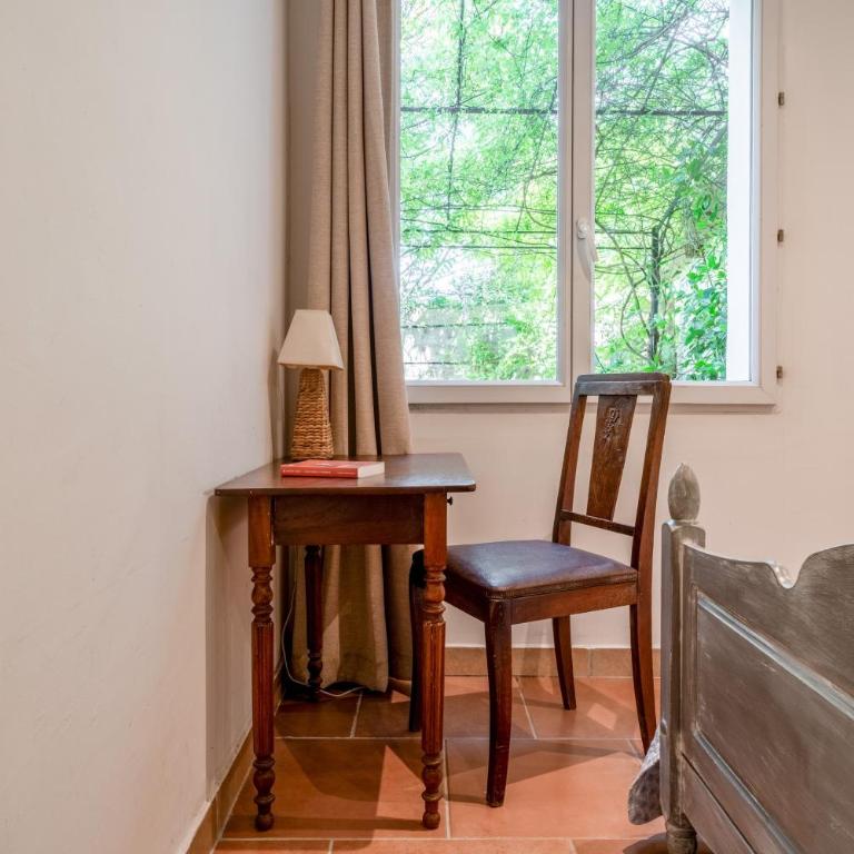 Le Petit Pont - One-Bedroom Apartment with Garden View - 11