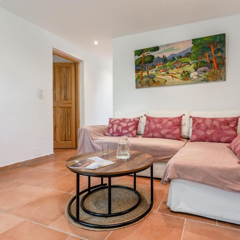 Le Petit Pont - One-Bedroom Apartment with Garden View - 2