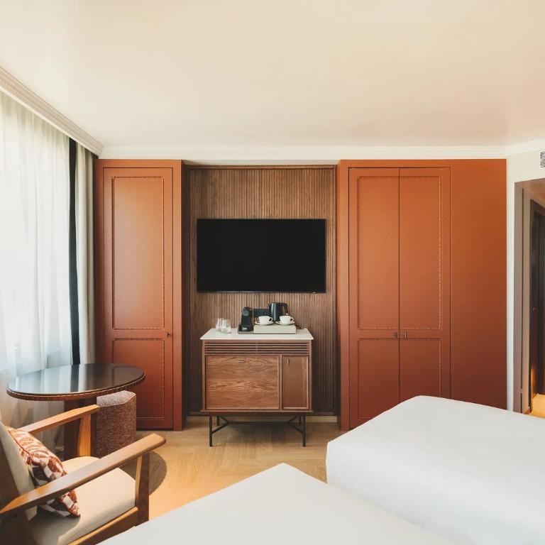 Hotel Condes de Barcelona - Double or Twin Room with View - 6