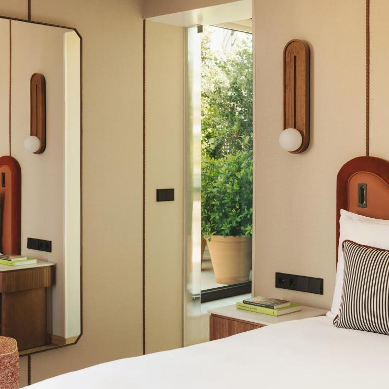 Hotel Condes de Barcelona - Junior Suite with Terrace - 4
