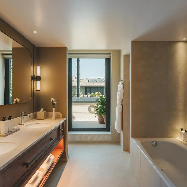 Hotel Condes de Barcelona - Junior Suite with Terrace - 2