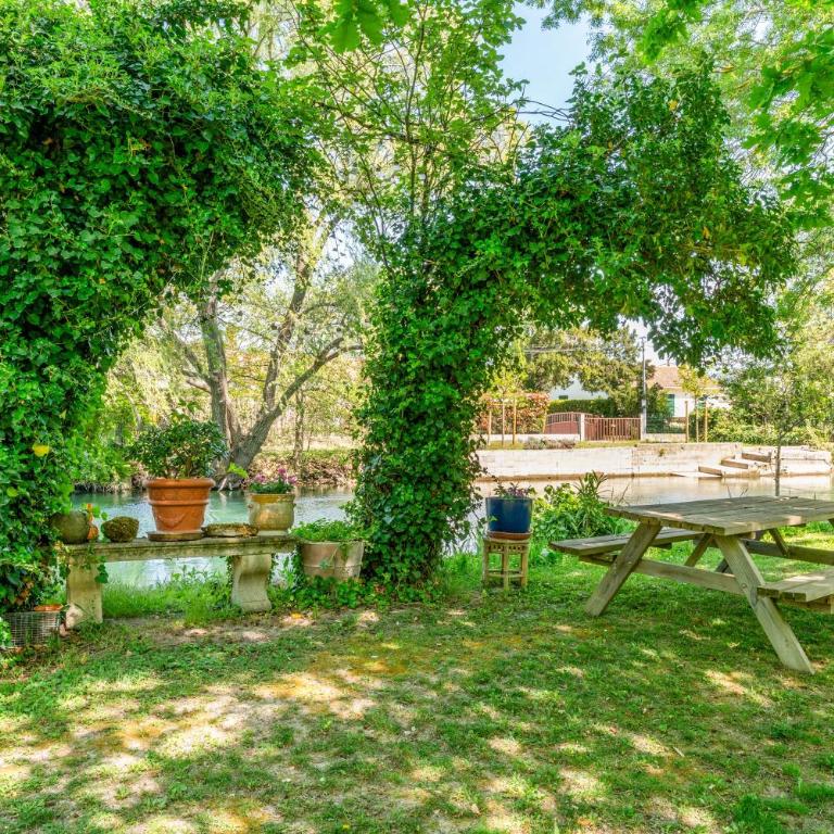 La Tonnelle - One-Bedroom Apartment with Garden View - 19