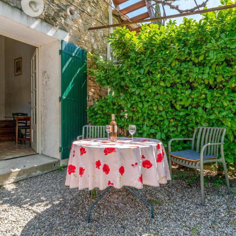 La Tonnelle - One-Bedroom Apartment with Garden View - 13