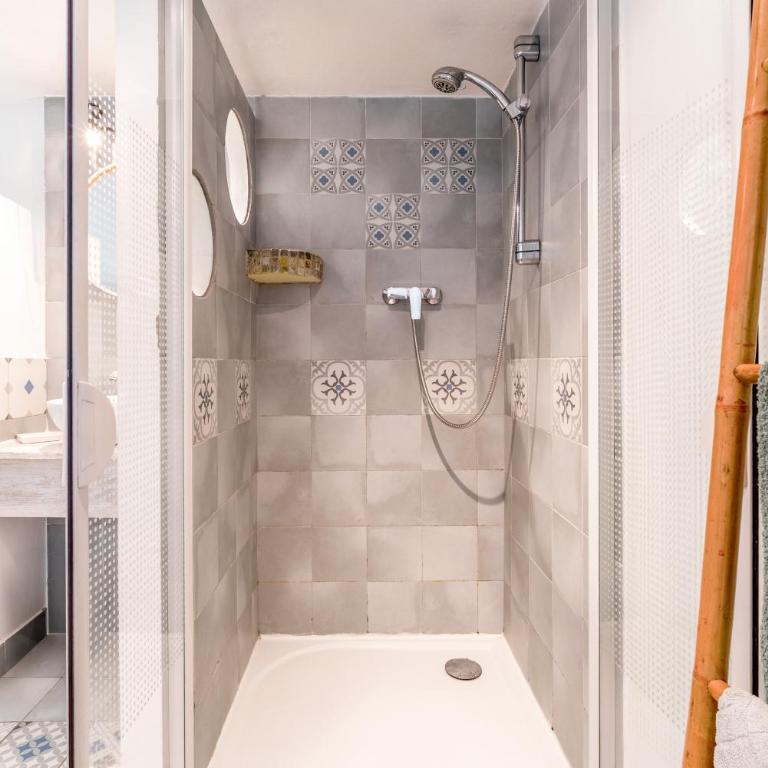 La Tonnelle - One-Bedroom Apartment with Garden View - 10