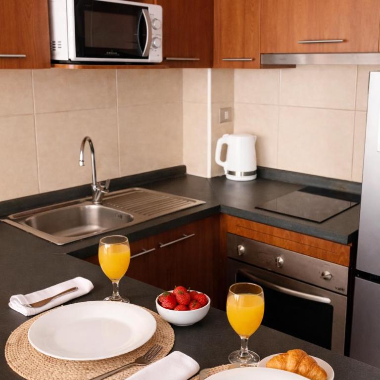Depto con balcón y vista -Luminoso -Full equipado -A pasos del metro -Santiago centro - One-Bedroom Apartment - 7