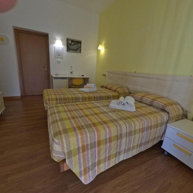 The Whale B&B - Camera Matrimoniale/Doppia con Letti Singoli con Balcone - 4