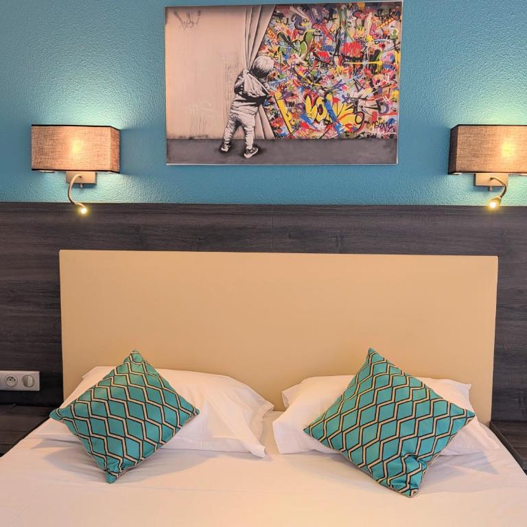 Hôtel Le Collier - Chambre Double Supérieure - Vue sur Ville - 7