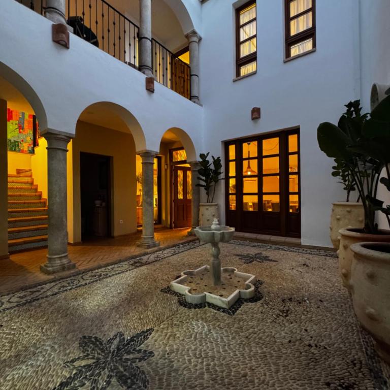 10 pax Downtown The Emir's Villa Free Parking - Villa - 3