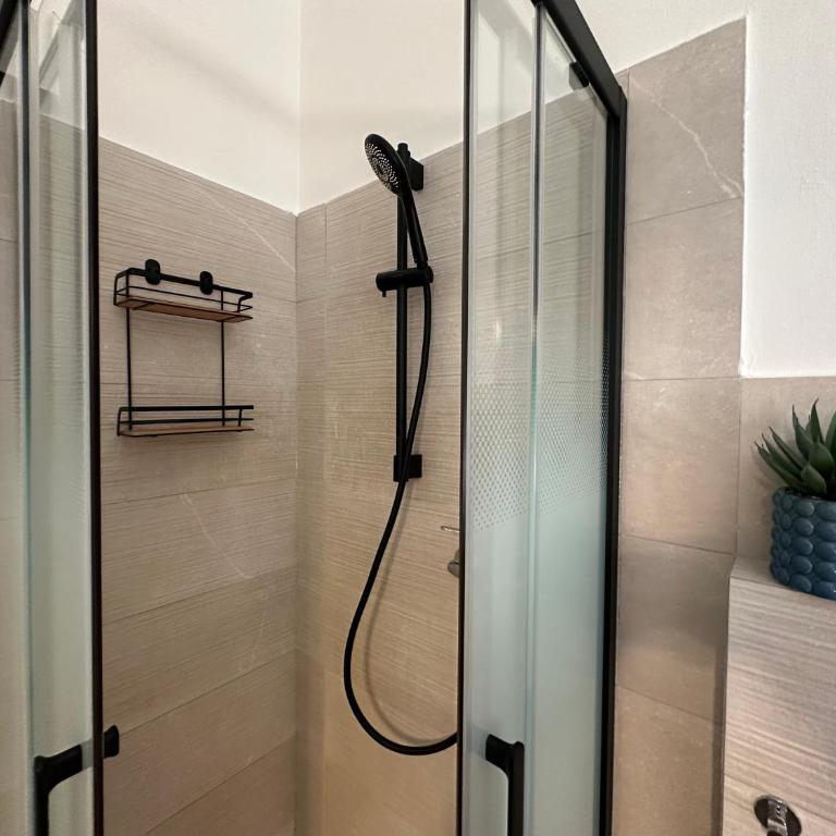 Casa Serena - Appartamento con 2 Camere da Letto e Vista Città - 11