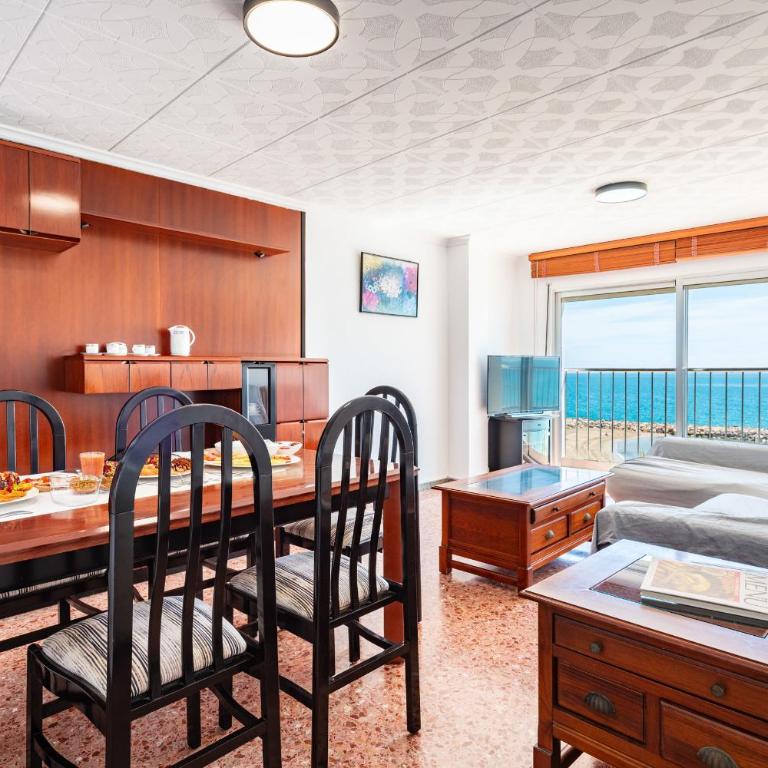 Apartamento Blau Mar en Paseo Marítimo con WiFi - Apartment - 1