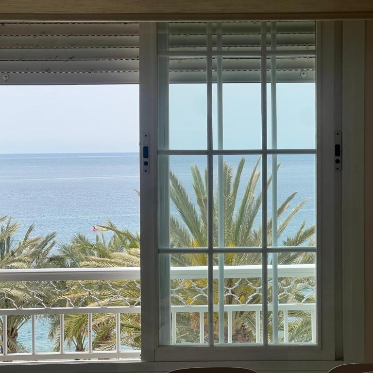 Apartamento LH Beach frente al mar - One-Bedroom Apartment with Balcony and Sea View - 17