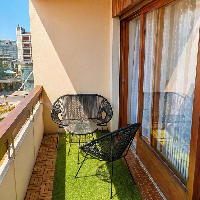 T3 Hypercentre Annecy - Lac & Garage - Tout à pied - Two-Bedroom Apartment - 14