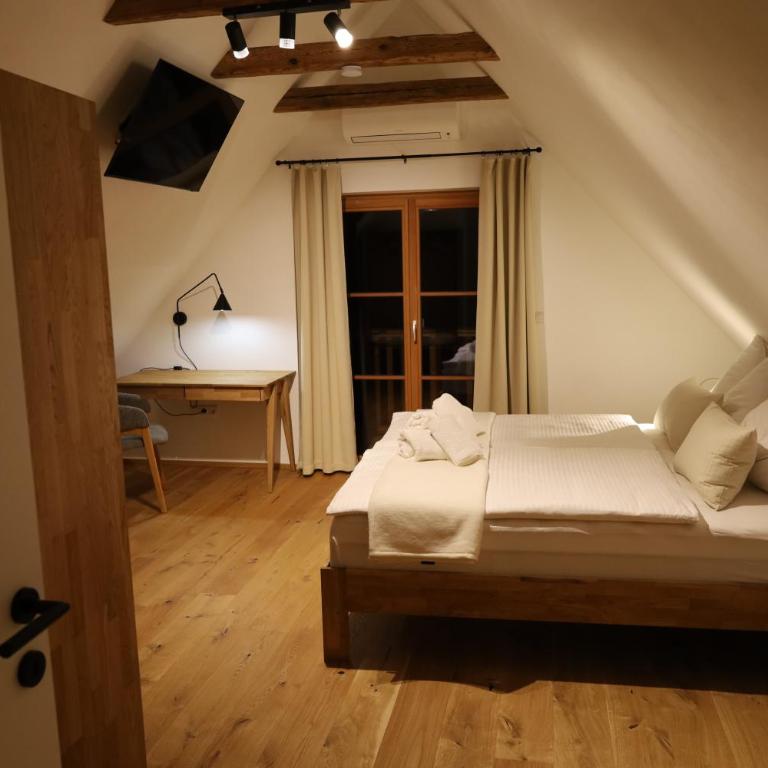 Der Distelfalter - Two-Bedroom Chalet - 13