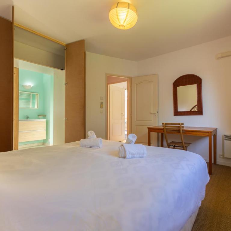 Belle villa avec Jacuzzi, Parking, Climatisation, Jardin, Calme - Maison 4 Chambres - 25