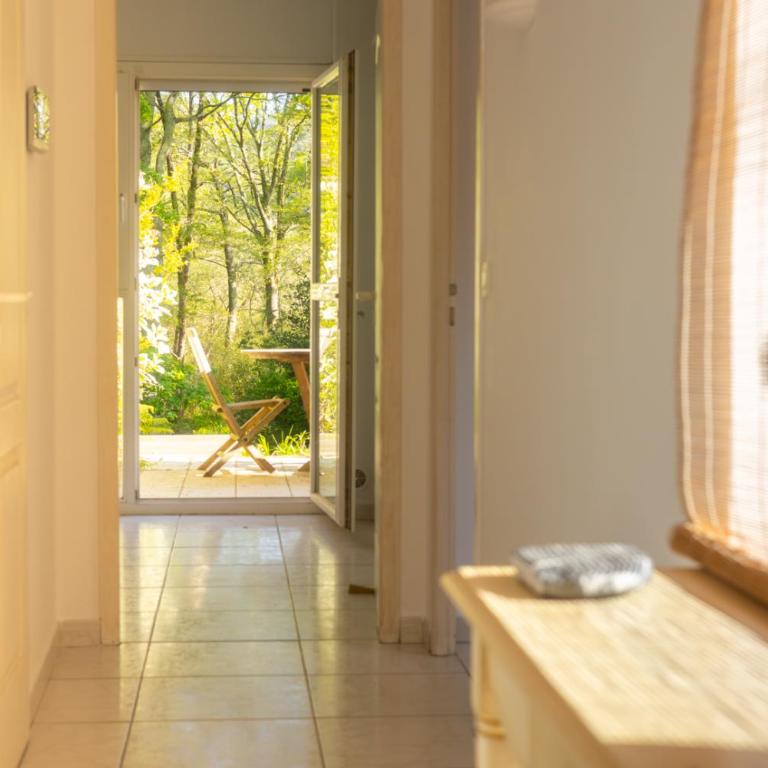 Belle villa avec Jacuzzi, Parking, Climatisation, Jardin, Calme - Maison 4 Chambres - 11