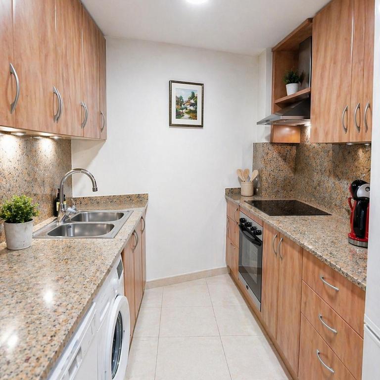 Apartamento Santa Cristina & Bright 2BR with Balcony, Pool & Garden View- Fenals - Apartamento con vistas a la piscina - 8