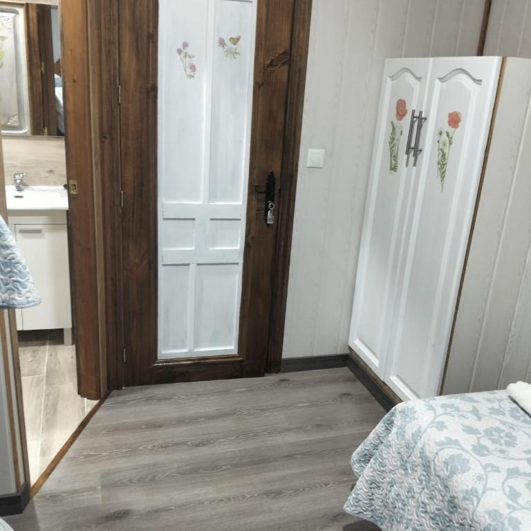 Alojamiento Cerro de las Salinas - Habitación Triple con baño privado - 1