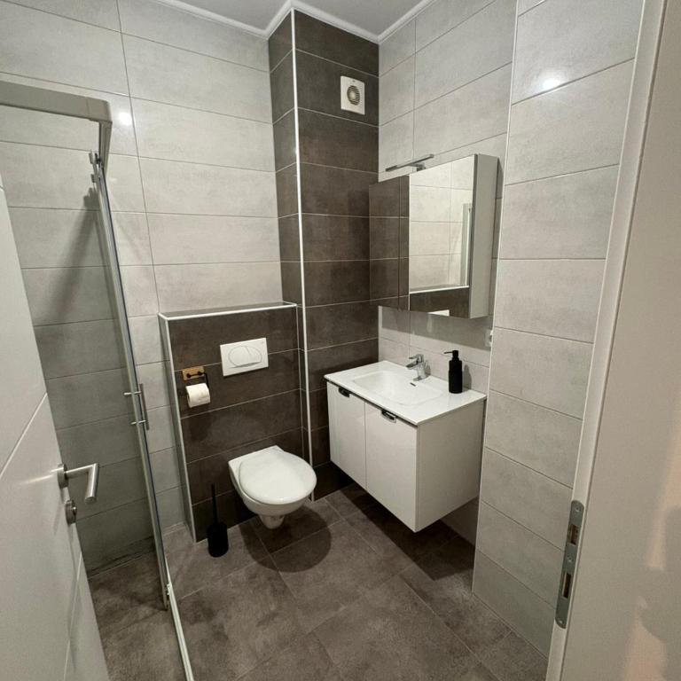 Apartmen RR - One-Bedroom Apartment - 7