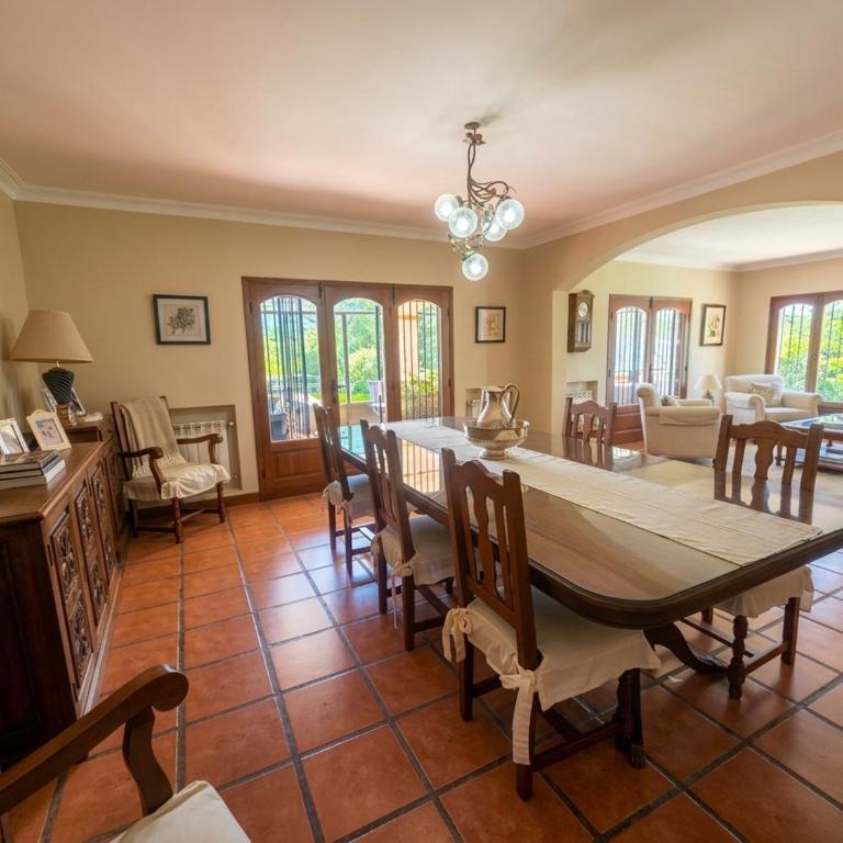 Desconecta en Gran Casa Premium - Con Piscina - Casa de 4 dormitorios - 25