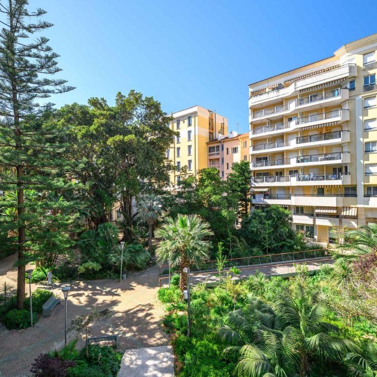 Eden Parc - Magnifique 2 chambres centre ville parking AC - Apartment - 26