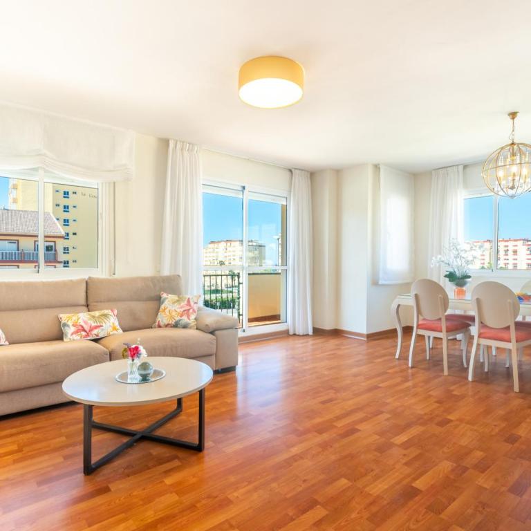 WintowinRentals Penthouse Ideal for Families in Torrox Costa - Three-Bedroom Apartment - 2