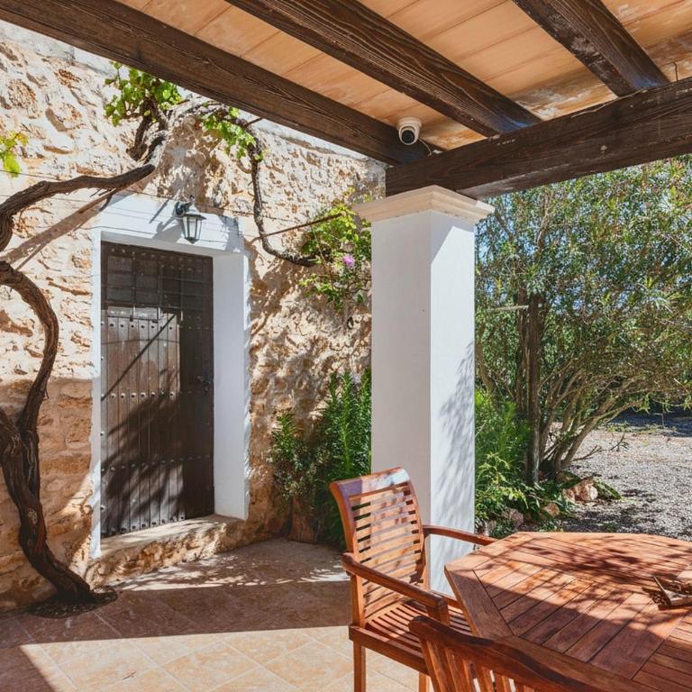 8 Guests Large Villa near Bossa Beaches & Airport - Villa - 41