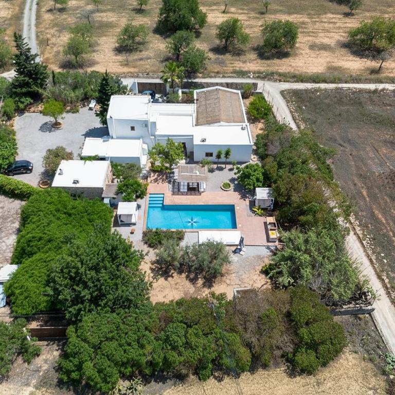 8 Guests Large Villa near Bossa Beaches & Airport - Villa - 39