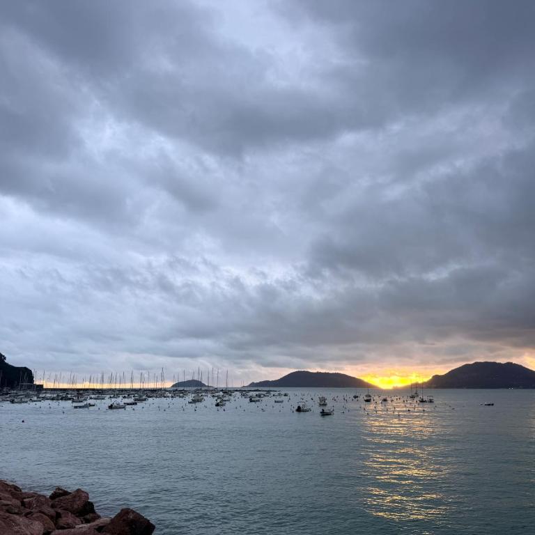 Bright Sea-View Apartment on Two Floors in Lerici, up to 4 Guests - Appartamento con 2 Camere da Letto - 23