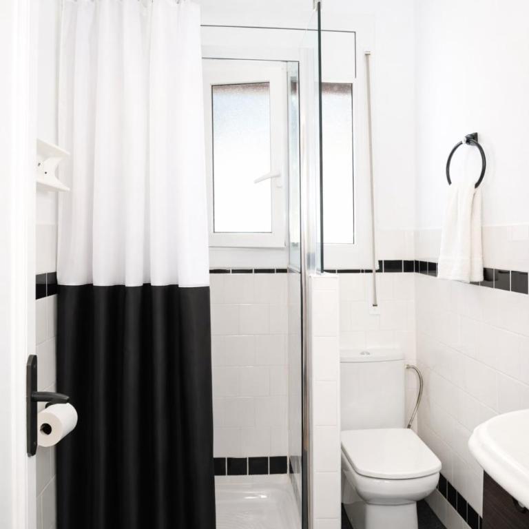 Tibidabo Apartments - One-Bedroom Apartment with Terrace - 6