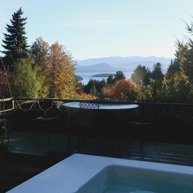 Gran casa con pileta climatizada y vista al lago - Casa de 5 dormitorios - 71
