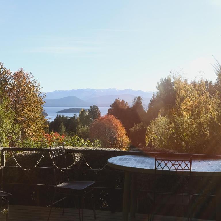 Gran casa con pileta climatizada y vista al lago - Casa de 5 dormitorios - 72