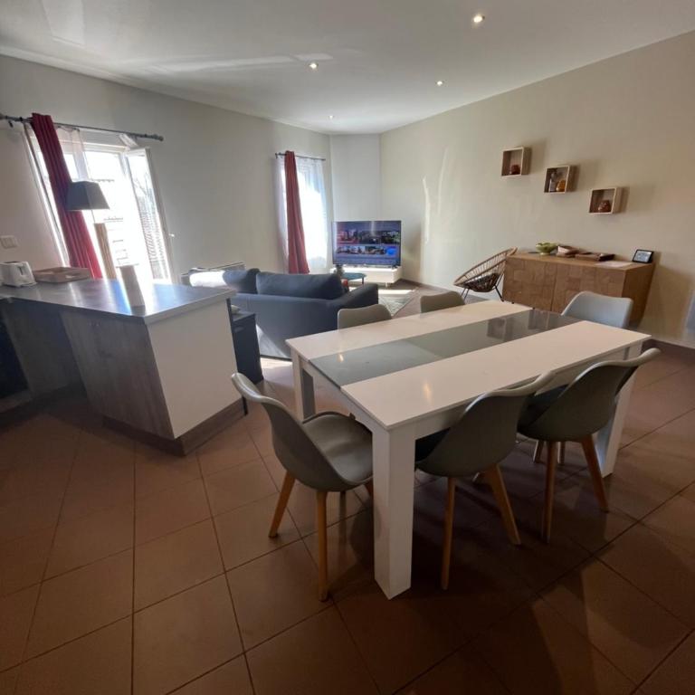 Loft Moderne rénové Clim Fibre 10 min centre à pied - Two-Bedroom Apartment - 31