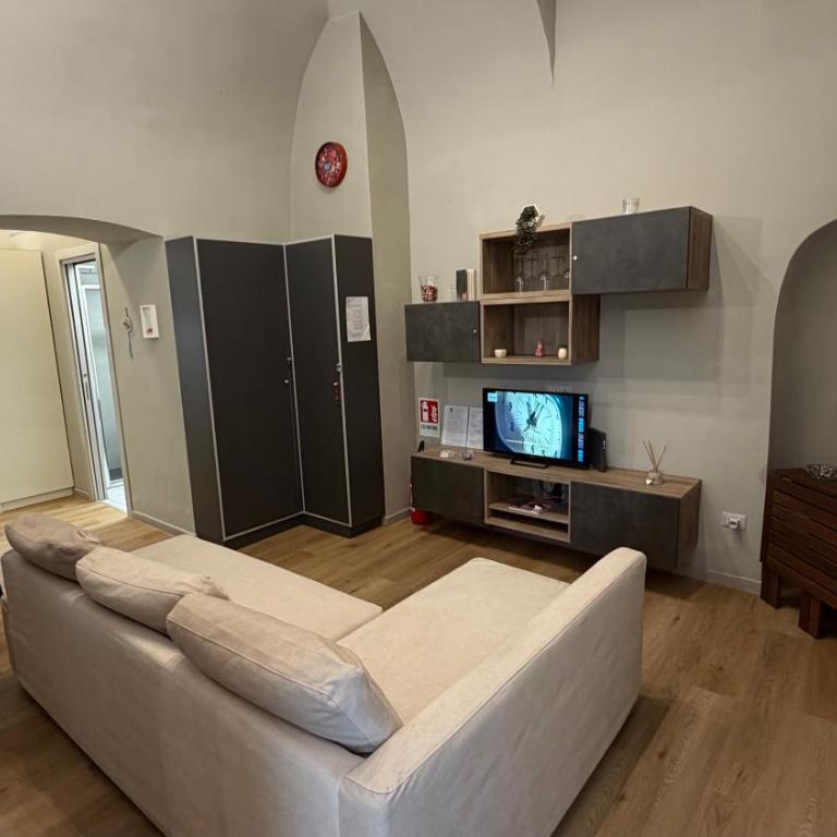"3 min from Dante" Appartamento in palazzo storico - Appartamento con 1 Camera da Letto - 2