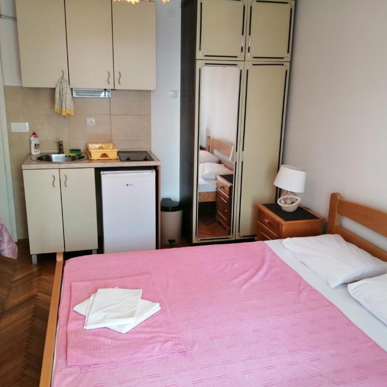 Petrovac apartments - One-Bedroom Apartment - 2
