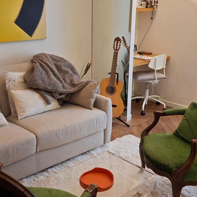 Chambre calme pour les femmes - Paris animé - Chambre Simple avec Salle de Bains Commune - 8