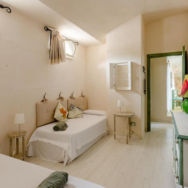 Ostuni Trullo di Charme with pool - Two-Bedroom House - 24