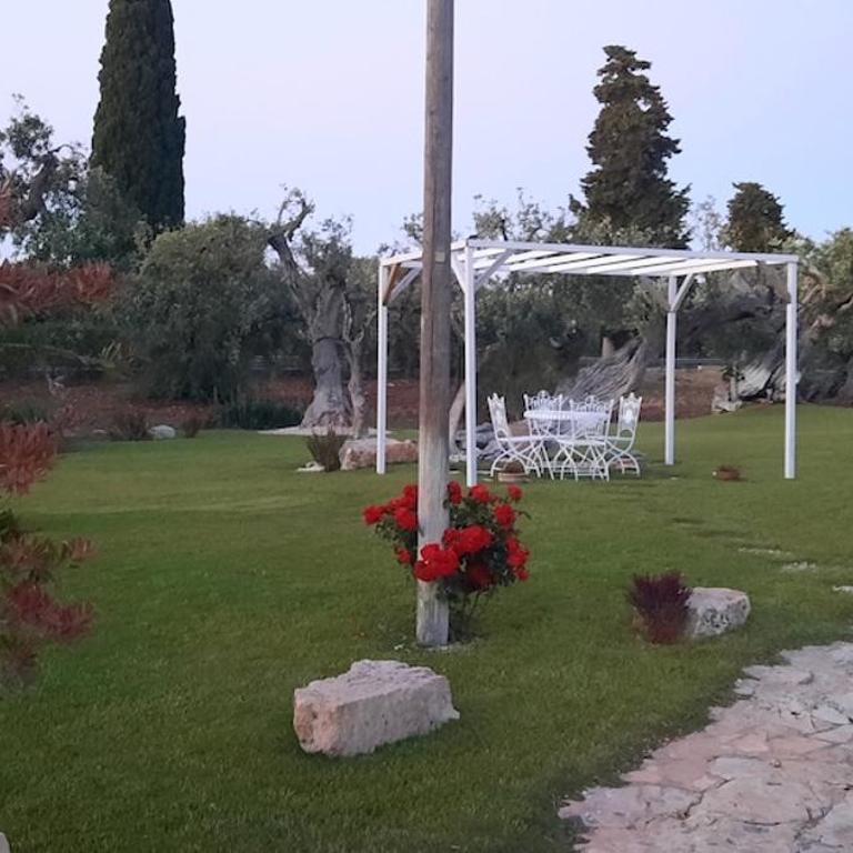 Ostuni Trullo di Charme with pool - Two-Bedroom House - 40