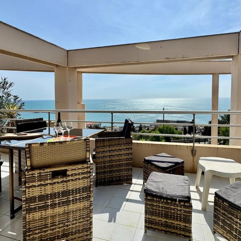 Vue mer, 2 chambres terrasse piscine et garage - Apartment mit 2 Schlafzimmern und Meerblick - 20