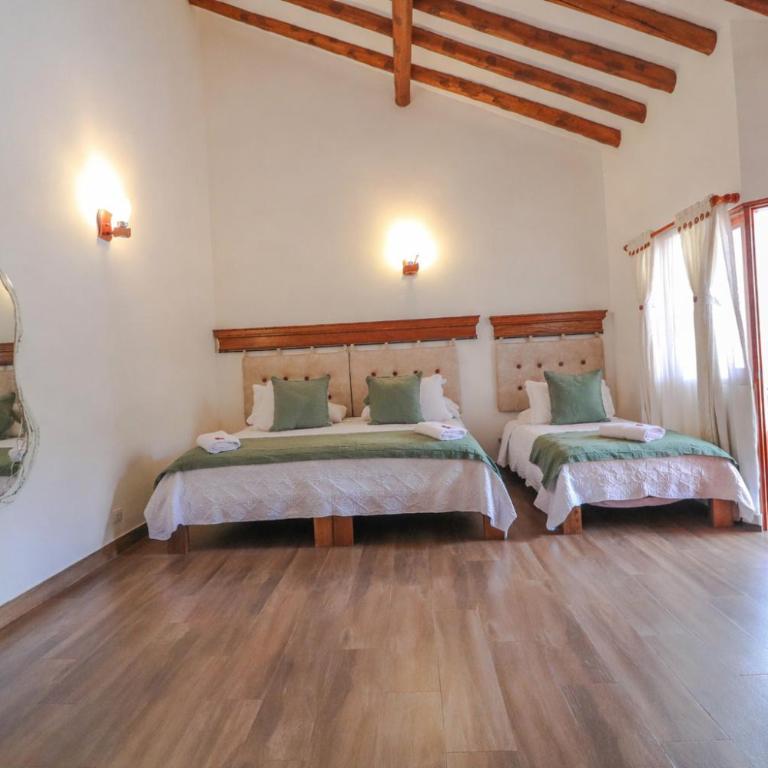 Hotel las Palmas - Deluxe Triple Room - 1
