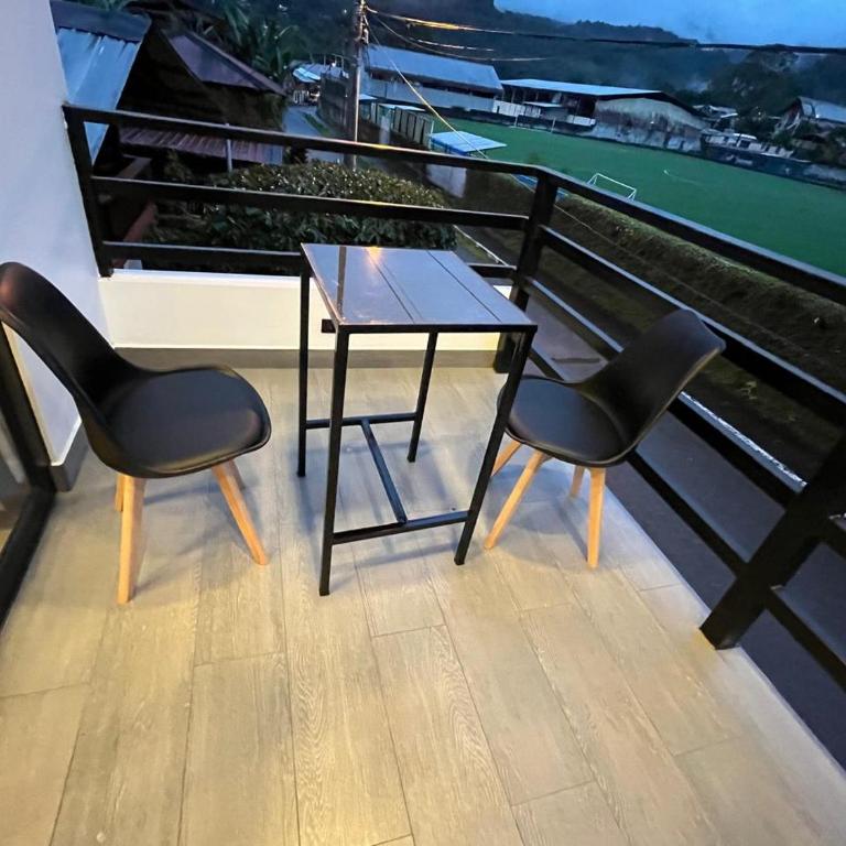Bird Lover's House Studio Apartments in Mindo - Studio with Mountain View - 2