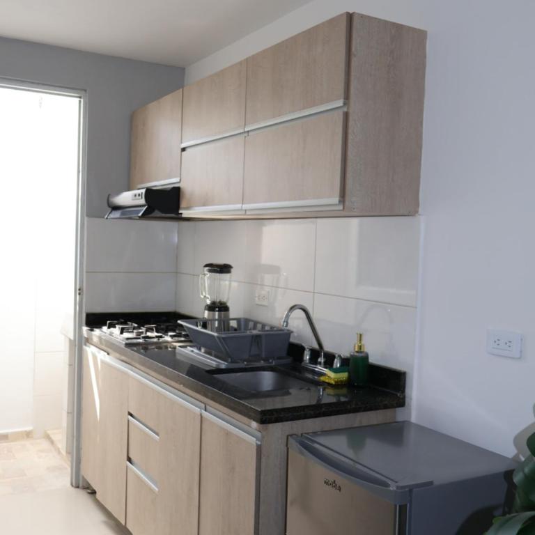 Apto 1BR con Aire cerca Centro Historico y Aeropuerto - Two-Bedroom Apartment - 3