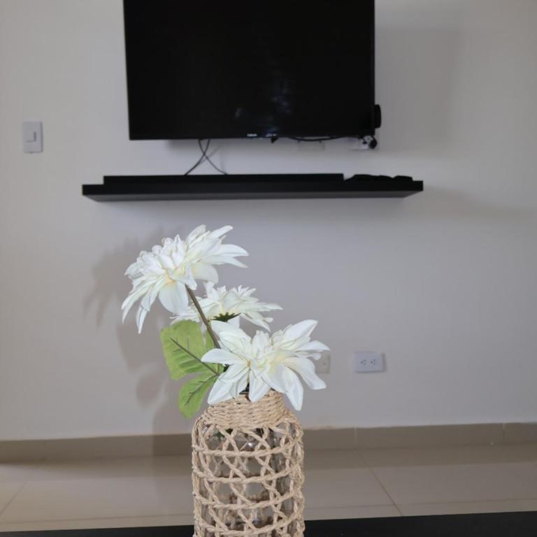 Apto 1BR con Aire cerca Centro Historico y Aeropuerto - Two-Bedroom Apartment - 5